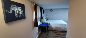 Guest House with Private Entrance- walk to Downtown Noblesville